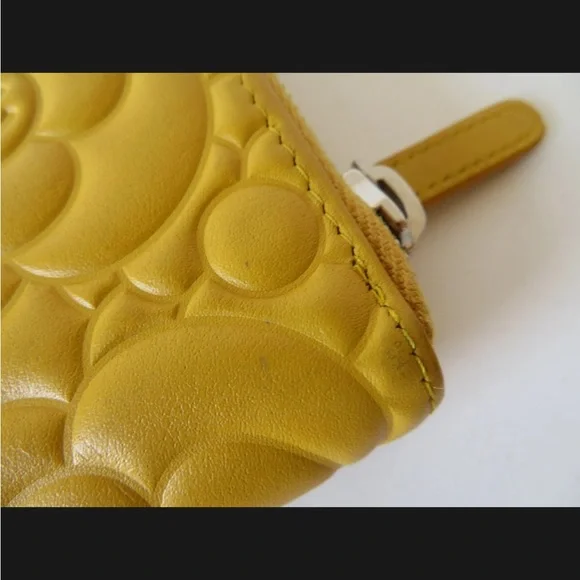 ๐ Authentic CHANEL Camellia Leather Around Zip Zippy Long Wallet - Picture 7 of 15